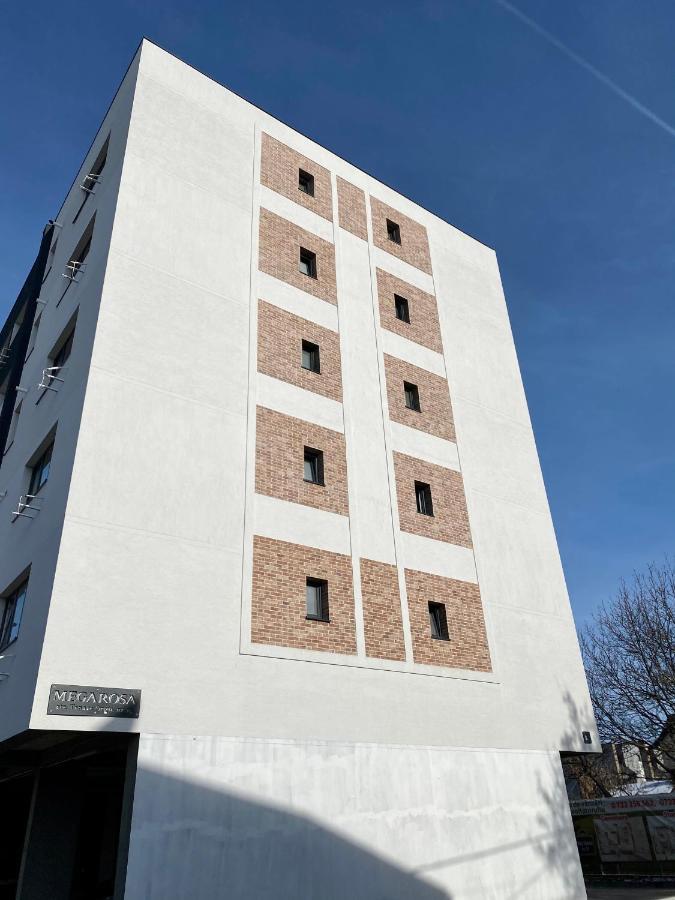Mega Rossa Residence Bukares Bagian luar foto
