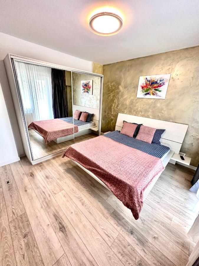 Mega Rossa Residence Bukares Bagian luar foto